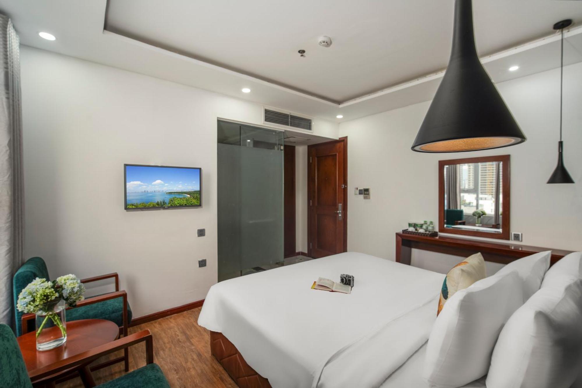 Crystal Hotel By Ha My ดานัง ภายนอก รูปภาพ